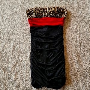 Sz Medium leopard trim ruched silky dress. New